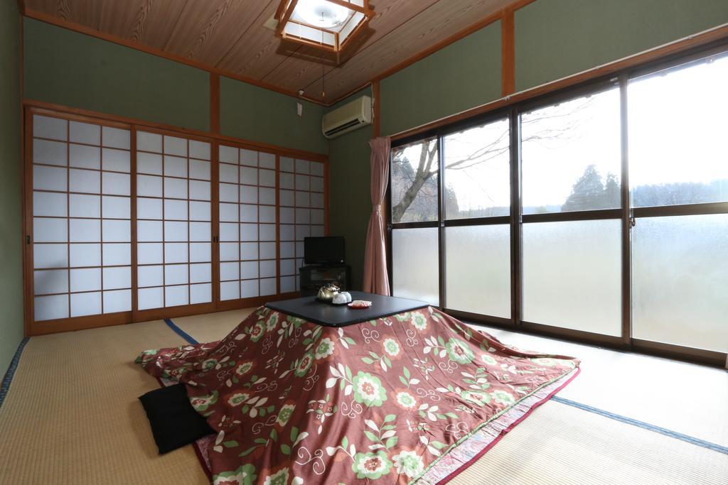 Отель Minshuku Shiroyama Taketa Экстерьер фото